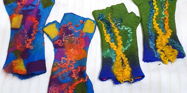 How to make original and fun felted wool mittens, step by step. Chapter 1
