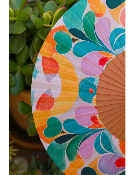 Ventall espanyol de fusta i seda en colors pastís - Disseny Art Nouveau ideal per a l'estiu. Mitjà 23 cm