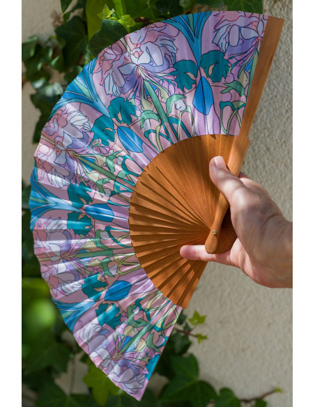 Ventall de fusta i seda estil Art Nouveau – Colors pastís i artesania espanyola – perfecte per a la calor – mitjana 23cm