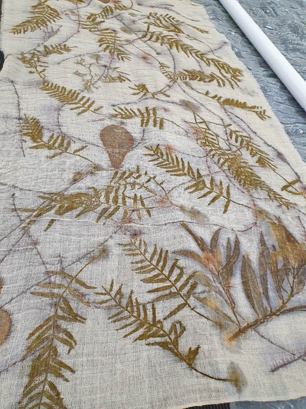 estampacion botanica Eco-Print en Seda